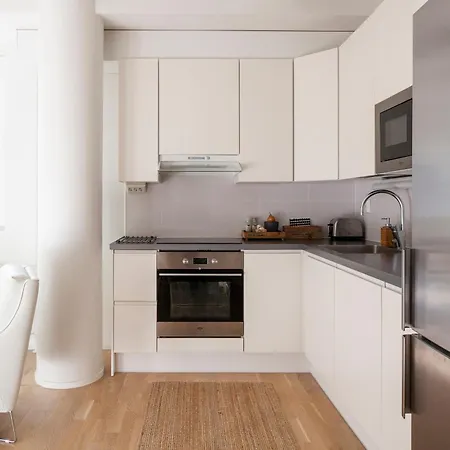 ---2ndhomes Stylish With Balcony--- * Helsinki